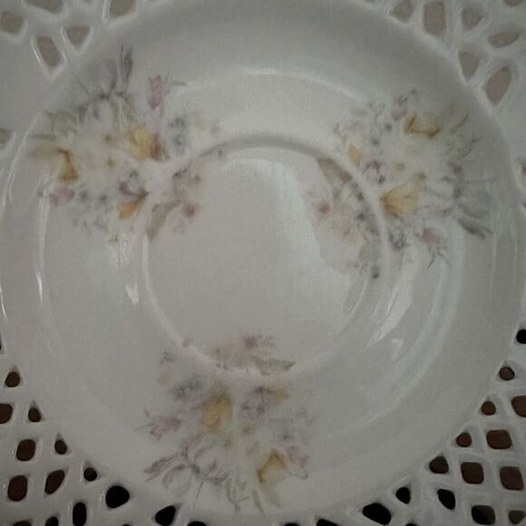 Vintage Liette International saucer w yellow floral details - Picture 2 of 5